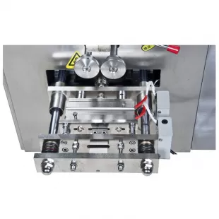 Automatic Small Sweet Packing Machine